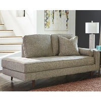 Dahra Chaise