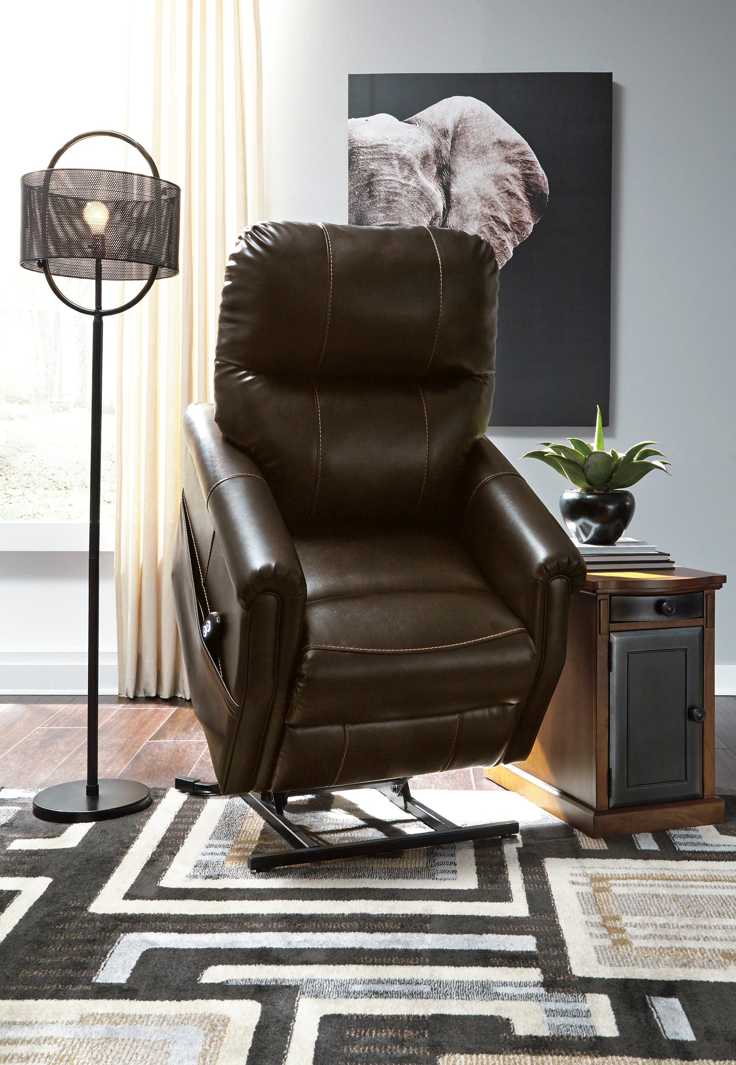 Markridge Power Lift Recliner