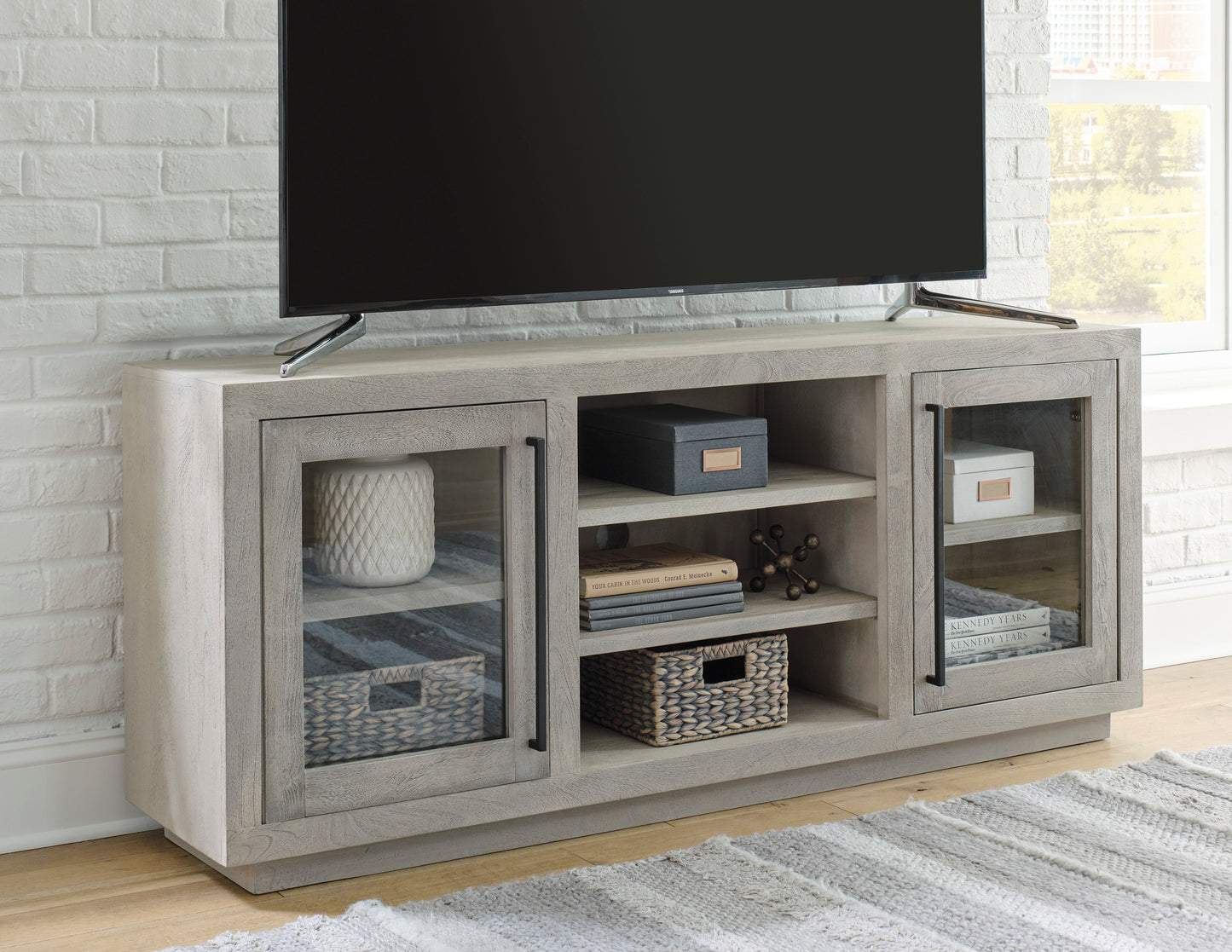 Lockthorne Accent Cabinet (Mix solid wood)