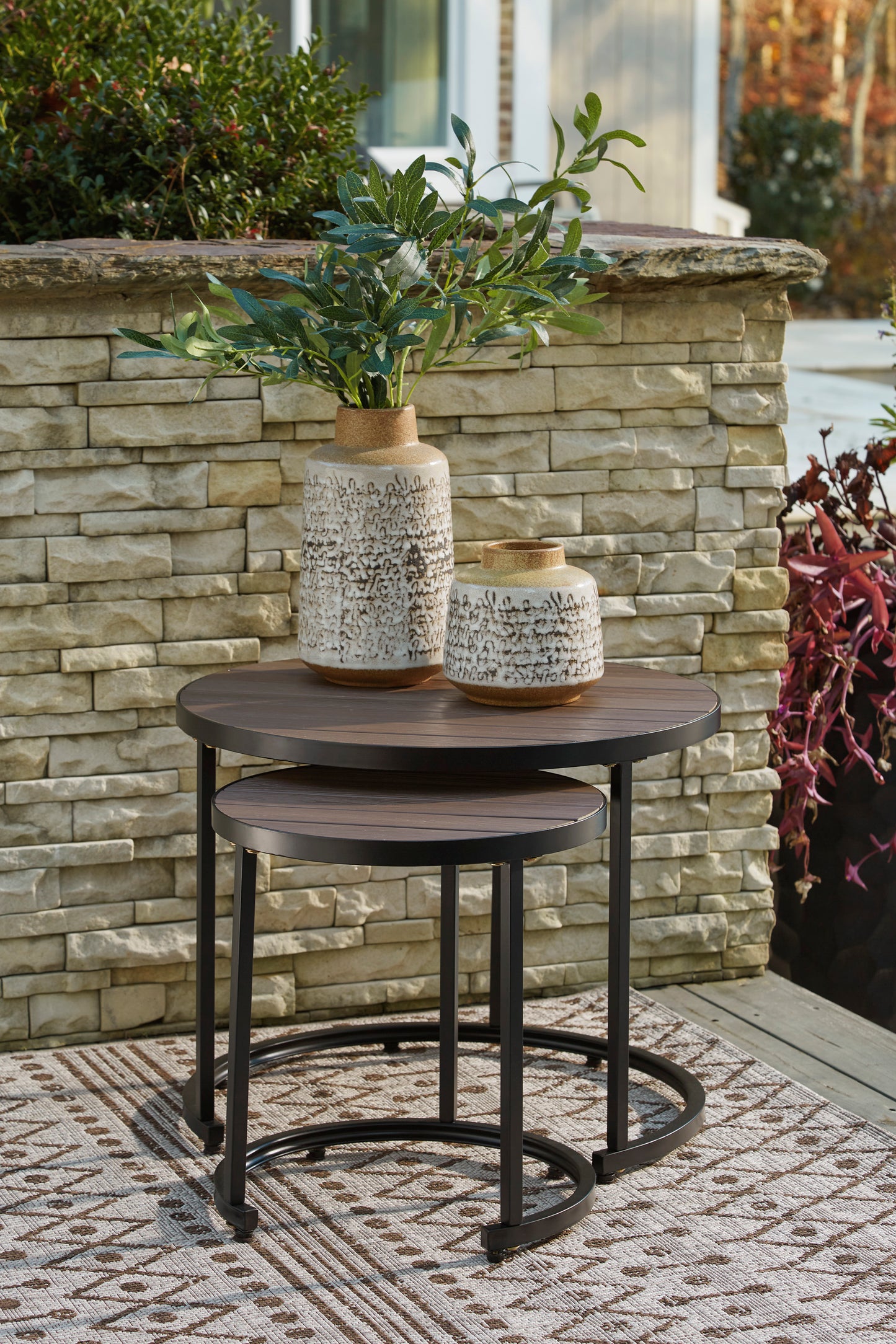 P02 Indoor/Outdoor Nesting End Tables (Set of 2)